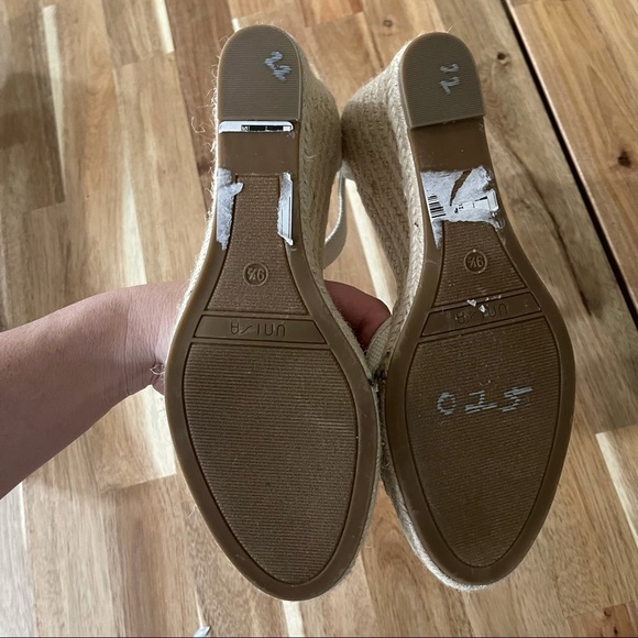 Unisa tan floral cutout pattern wedges ankle strap 9.5 - Picture 7 of 7